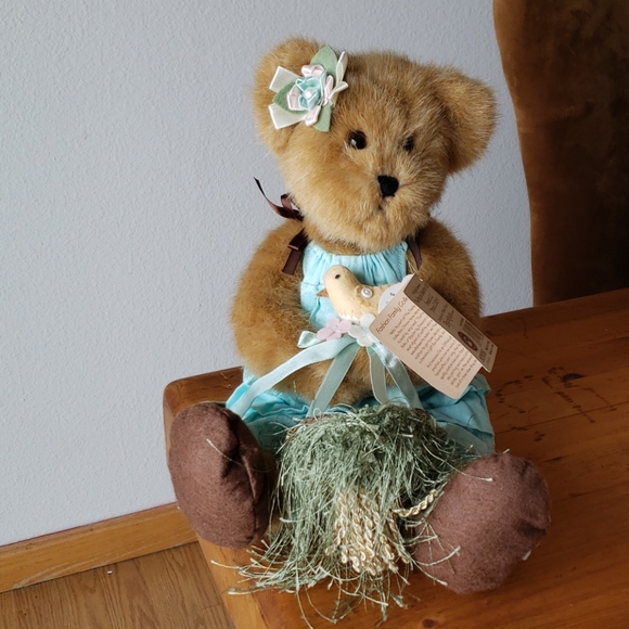 Boyd's Bear Brooke Nestling w/Lil' Chirp 14.5"